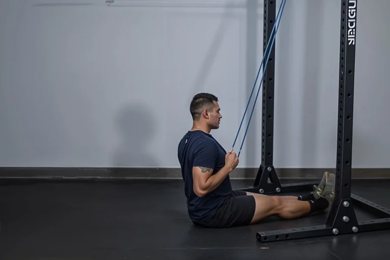 Banded Single Arm Lat Pulldown